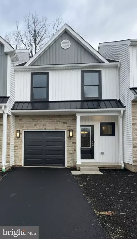 110 Cobblestone Dr #JW 6-38, Harleysville, PA 19438