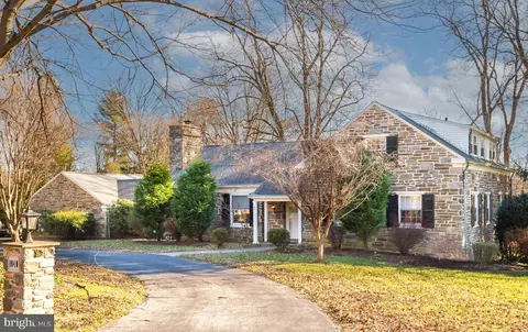 1040 Great Springs Rd, Bryn Mawr, PA 19010
