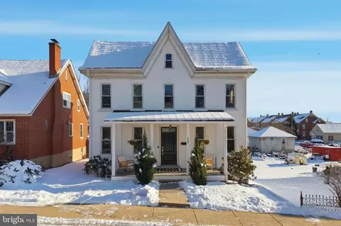 220 3rd St, East Greenville, PA 18041