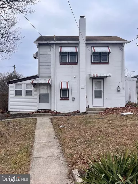611 Lemon St, Pottstown, PA 19464