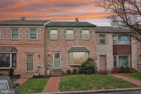 3925 Gatehouse Ln, Skippack, PA 19474
