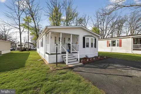 14 Holiday Ave, Hatfield, PA 19440