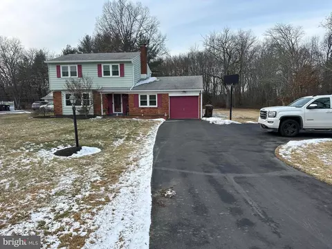 320 W Orvilla Rd, Hatfield, PA 19440
