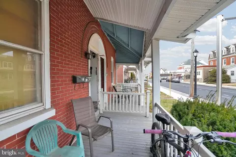 174 E Main St, Lansdale, PA 19446
