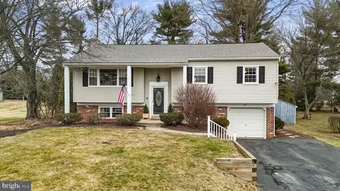 815 School St Apt, Collegeville, PA 19426