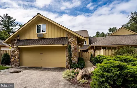 1256 Round Hill Rd, Bryn Mawr, PA 19010