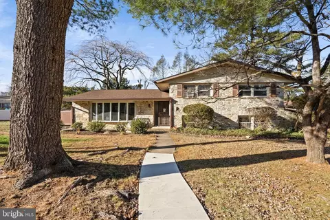 1064 Irvin Rd, Huntingdon Valley, PA 19006