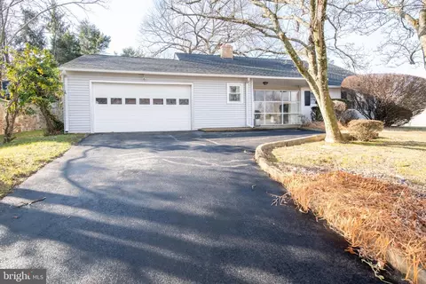 8810 Tyson Rd, Glenside, PA 19038