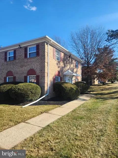 1 Kerwick Ct, North Wales, PA 19454