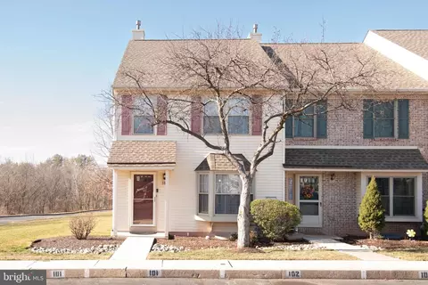 101 Cherrywood Ct Apt, Pottstown, PA 19464