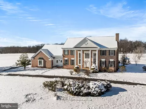 220 Sassamansville Rd, Gilbertsville, PA 19525