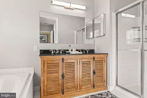 Bath - 160 Lemonton Way, Wayne, PA 19087 photo 2 of 4
