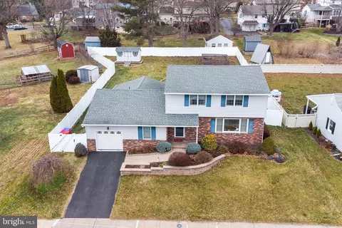 241 W Diamond St, Souderton, PA 18964