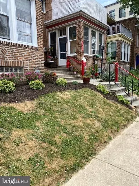 1 12 W Athens Ave, Ardmore, PA 19003
