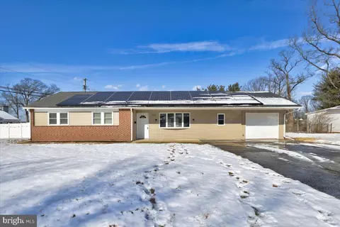 3103 Stoney Creek Rd, Norristown, PA 19401