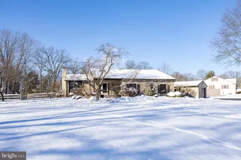 24 Acoma Ln, Collegeville, PA 19426