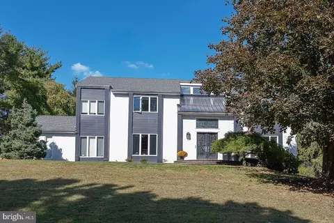 1288 Bobarn Dr, Penn Valley, PA 19072