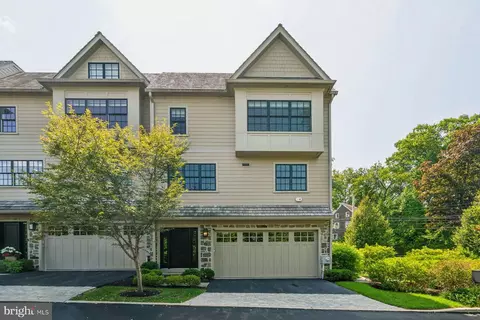 13 Overlea Way, Erdenheim, PA 19038