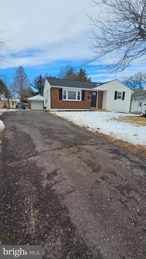 113 E Vine St, Hatfield, PA 19440