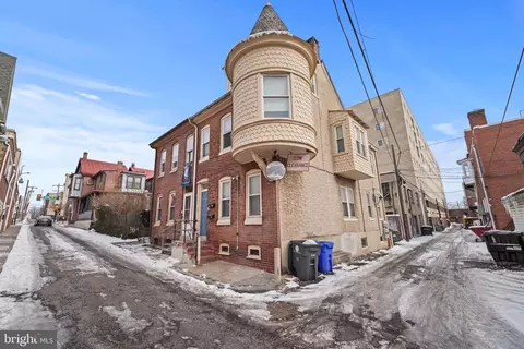 18 Penn St, Pottstown, PA 19464