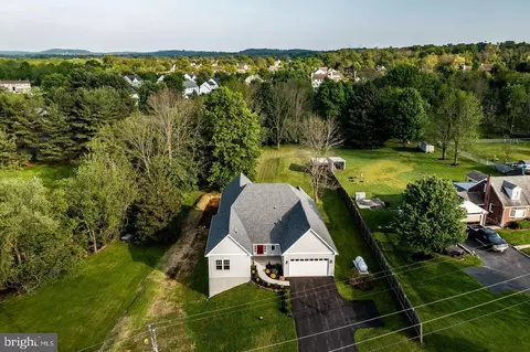 198 Cross Rd, Gilbertsville, PA 19525