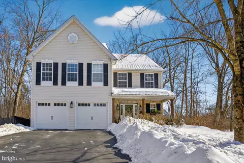 152 Ivy Ln, Zieglersville, PA 19492
