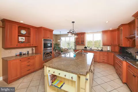 531 Hunsicker Rd, Telford, PA 18969