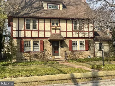 8128 Brookside Rd, Elkins Park, PA 19027