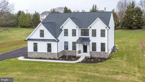 209 Old State Rd, Royersford, PA 19468