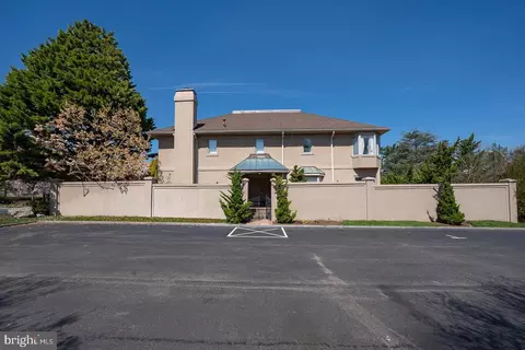 1044 Lindy Ln #10-44, Bala Cynwyd, PA 19004