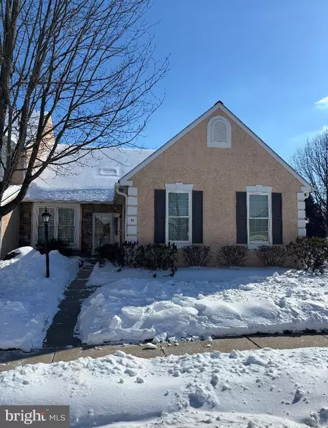 92 Wheatsheaf Ln, Norristown, PA 19403