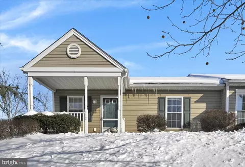 112 W Harmony Dr, Pottstown, PA 19464