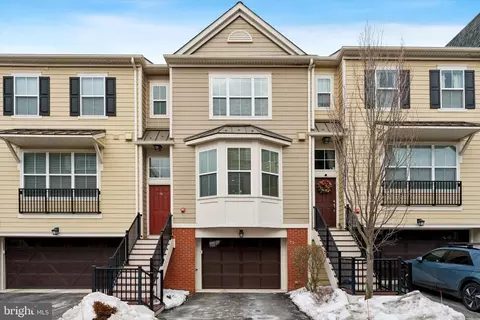 71 S Merion Ave, Bryn Mawr, PA 19010