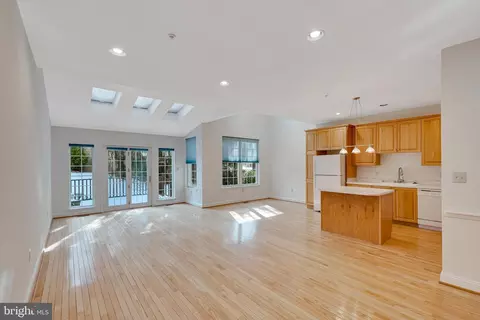 Living - 1129 Brians Way, Wayne, PA 19087 photo 7 of 9