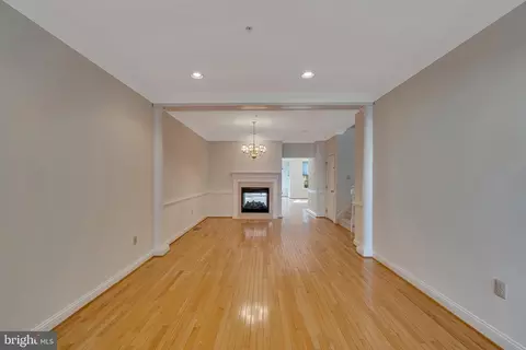 Living - 1129 Brians Way, Wayne, PA 19087 photo 9 of 9