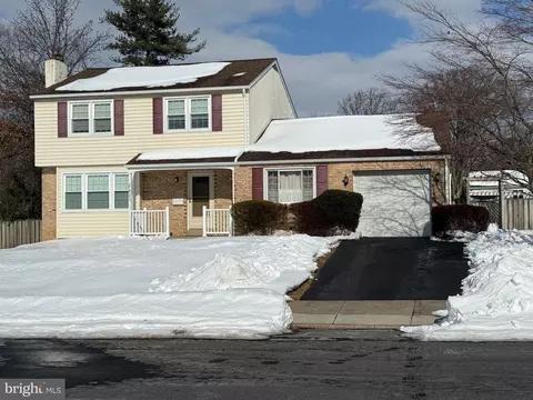 825 Lombardy Dr, Lansdale, PA 19446