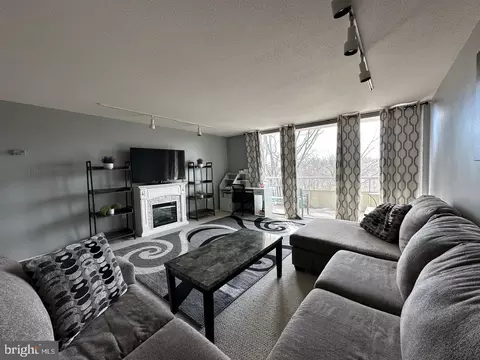 100 West Ave #525S, Jenkintown, PA 19046
