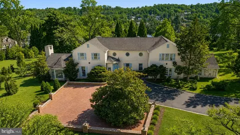 1260 County Line Rd, Wayne, PA 19087