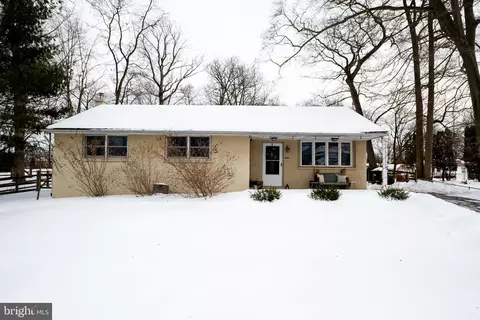 10 E Adair Dr, Eagleville, PA 19403