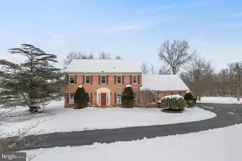 118 Middle Creek Rd, Gilbertsville, PA 19525