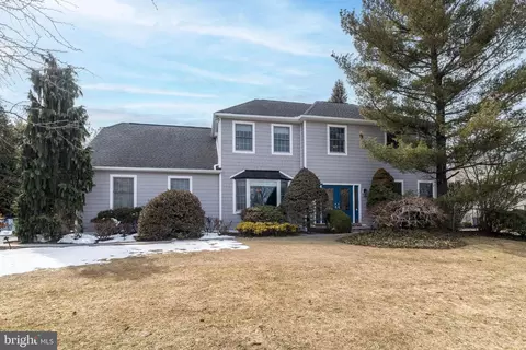 1710 Thornbury Ln, Maple Glen, PA 19002