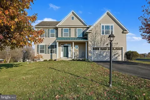 118 Fairbrook Dr, Gilbertsville, PA 19525