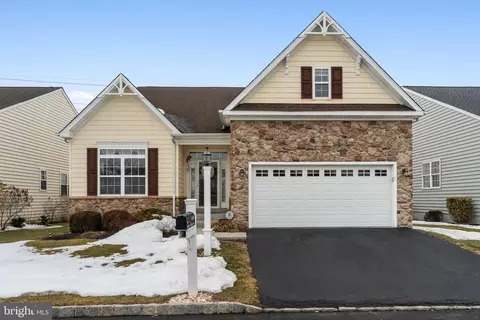 4349 Meadowridge Ln, Collegeville, PA 19426