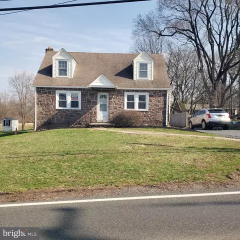 12 N Limerick Rd, Royersford, PA 19468