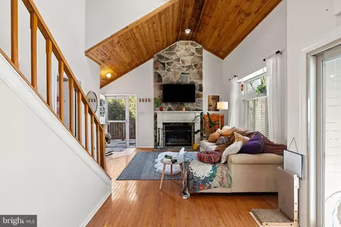 415 Brown Briar Cir, Horsham, PA 19044