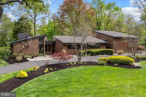 420 Cathcart Rd, Blue Bell, PA 19422