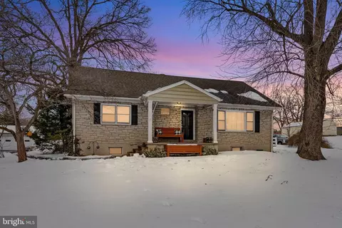 817 Buchert Rd Apt, Pottstown, PA 19464