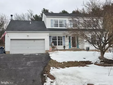 2426 Donna Ln, Pottstown, PA 19464