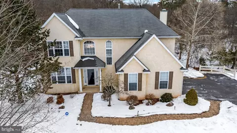 14 Kristen Cir, Pottstown, PA 19464