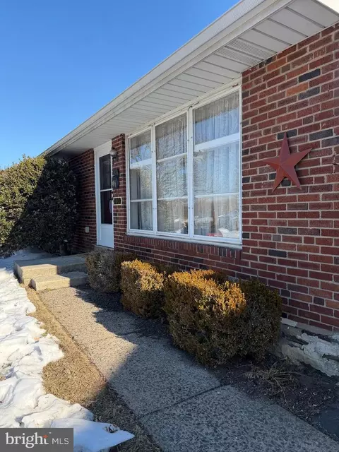 103 Colonial Dr, Norristown, PA 19401